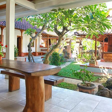 Halaman Depan Hostel Ubud  Bagian luar foto