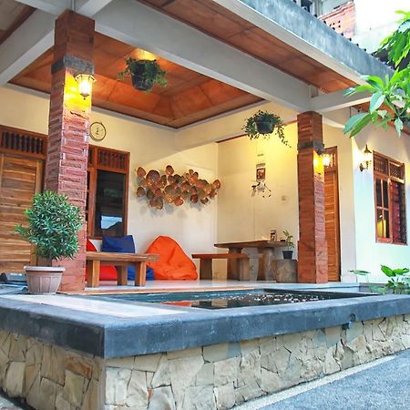 Halaman Depan Hostel Ubud  Bagian luar foto