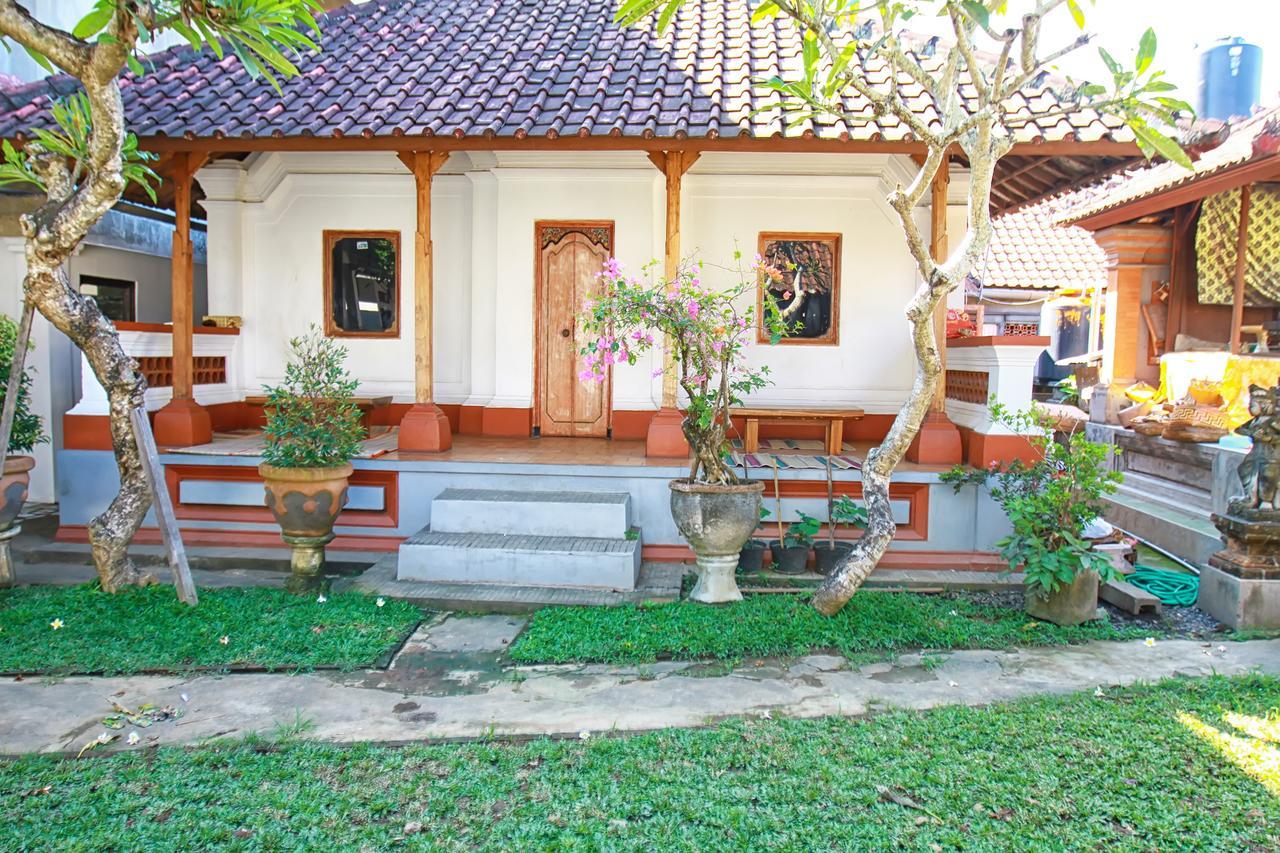 Halaman Depan Hostel Ubud  Bagian luar foto