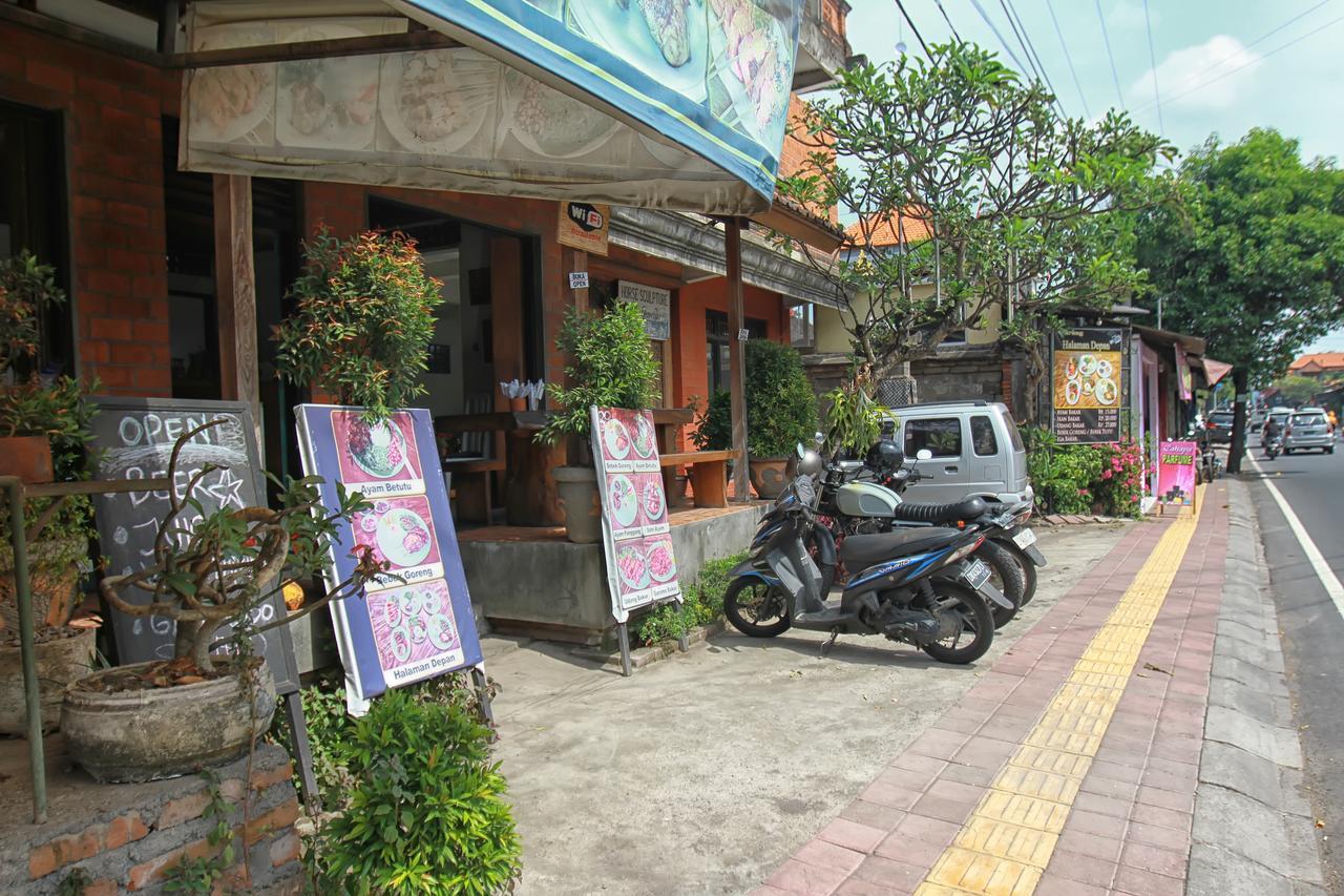 Halaman Depan Hostel Ubud  Bagian luar foto