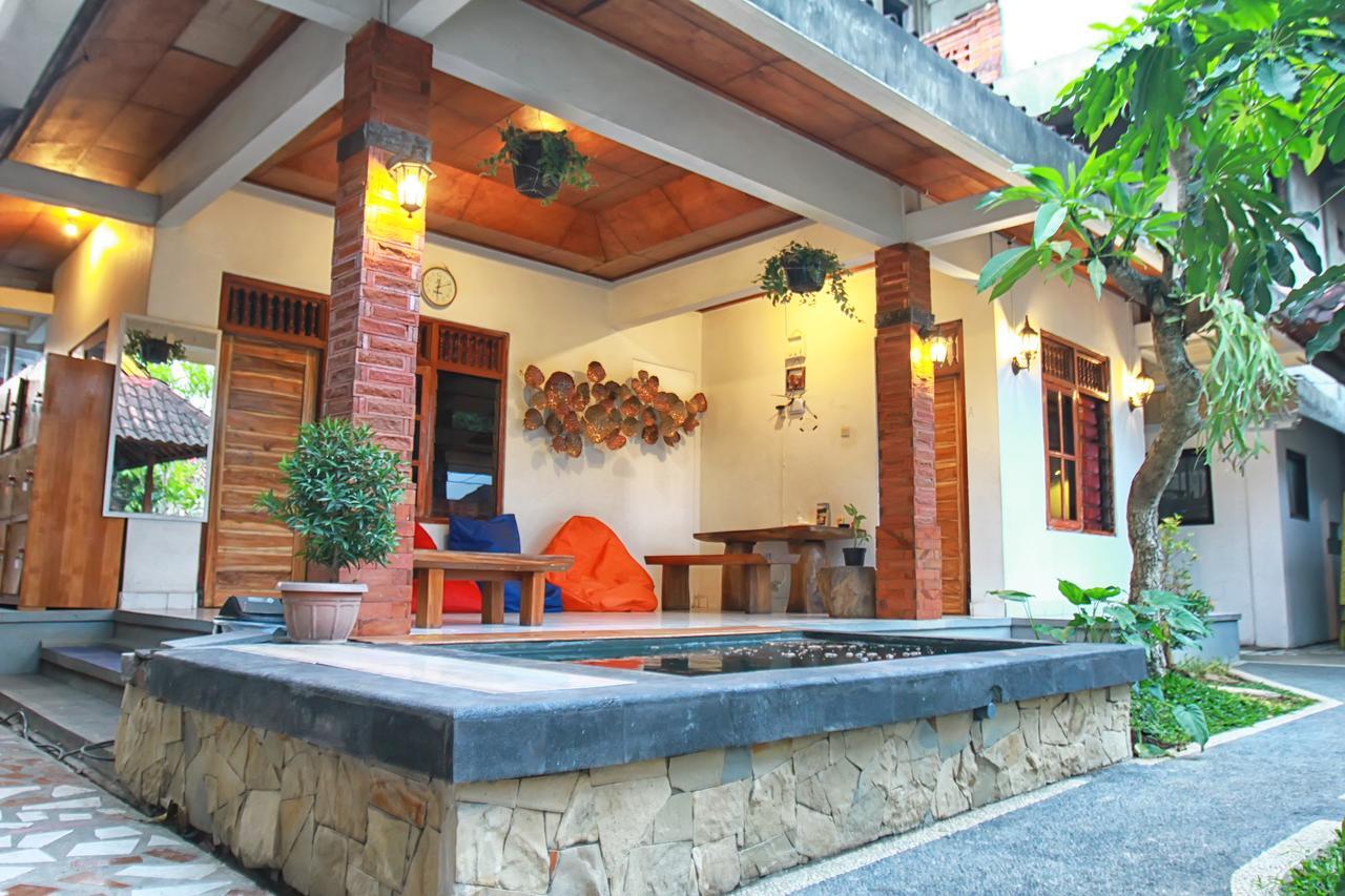 Halaman Depan Hostel Ubud  Bagian luar foto